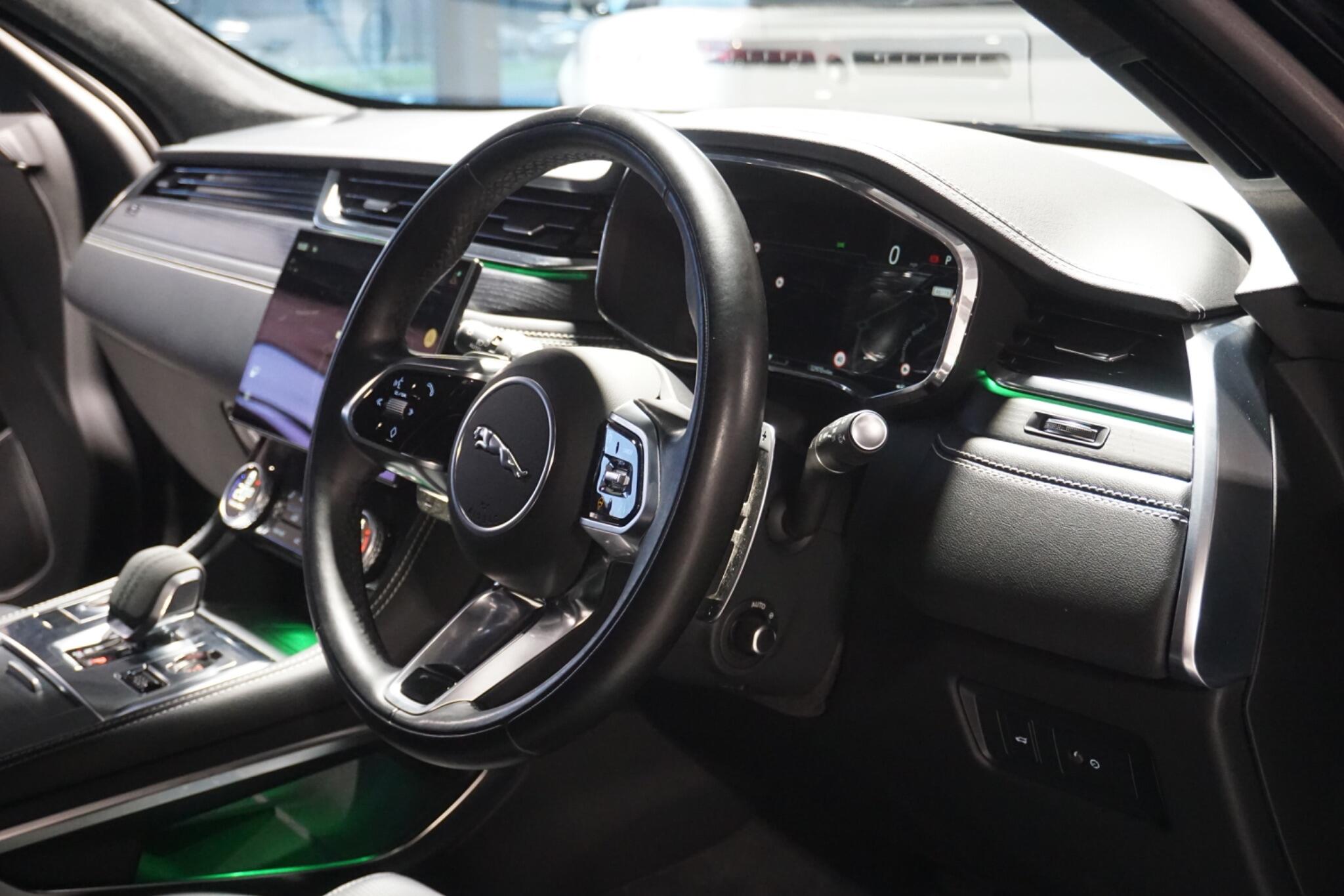 Jaguar F-PACE 3.0 D300 MHEV R-Dynamic HSE Black SUV 5dr Diesel Auto AWD Euro 6 (s/s) (300 ps)